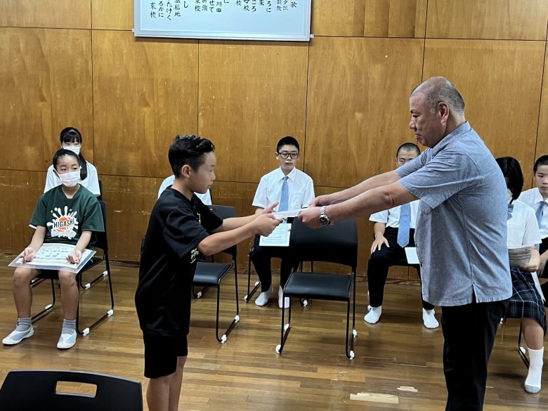 1学期表彰朝会の様子