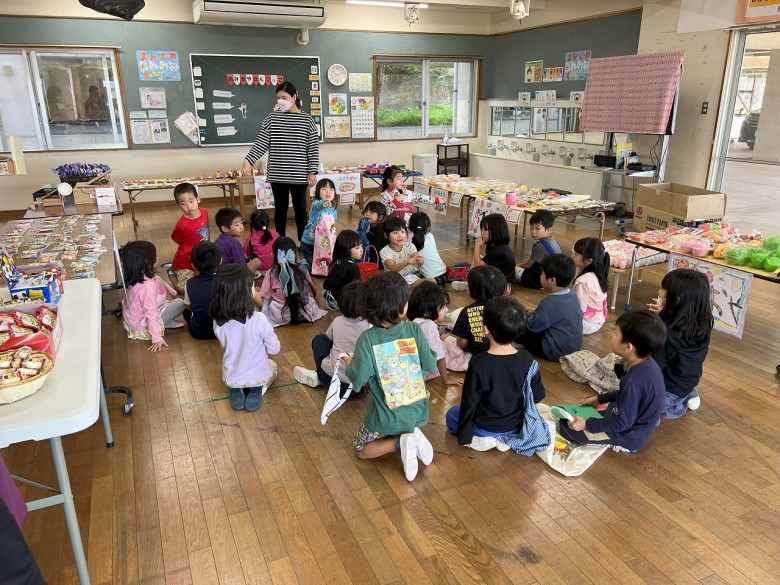 おみせやさんごっこの様子