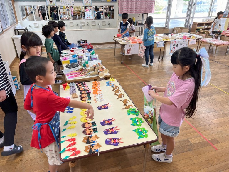 おみせやさんごっこの様子